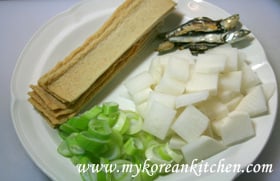 Fish Cake Soup 2 (Eomuk-Guk in Korean) ingredietns