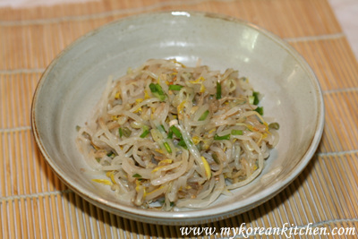 Seasoned Green Bean Sprouts (Sukju Namul Muchim in Korean)1