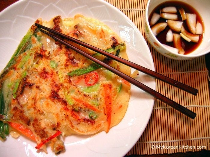 Seven Perfect Korean Rainy Day Foods - Korean Squid Pancakes (Ojingeo Buchimgae) | Food24h.com 