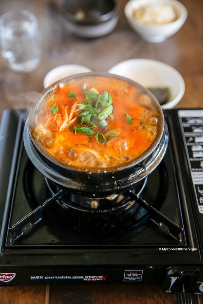 Sundubu Jjigae (Korean spicy soft tofu stew) | Food24h.com