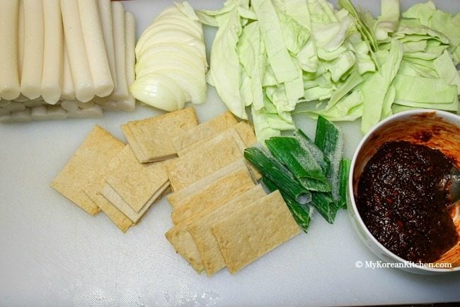 Easy Korean Spicy Rice Cakes Ingredients
