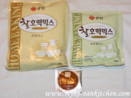 Sweet Pancake Mix (Hoddeok) package inside