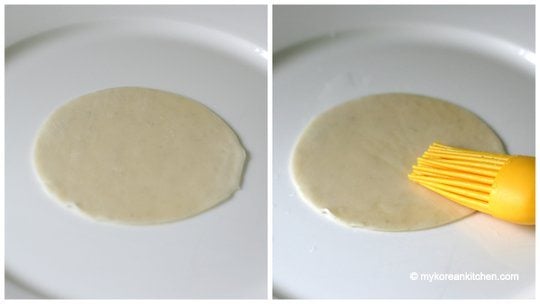 Paste water on dumpling skin