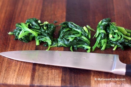 Simply Seasoned Korean Spinach Salad (Sigeumchi Namul) | MyKoreanKitchen.com