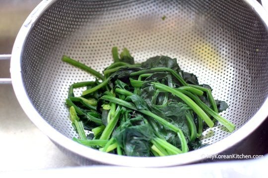 Simply Seasoned Korean Spinach Salad (Sigeumchi Namul) | MyKoreanKitchen.com