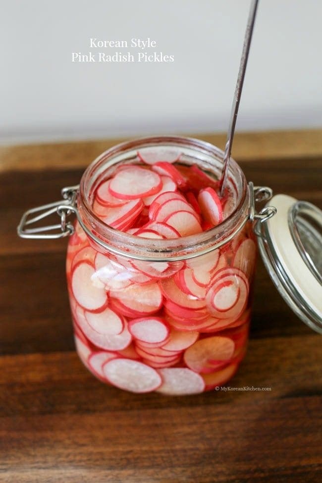 How to make Korean style radish pickles using pink radish. It's simple, easy and moreish! It will accompany well with Korean fried chicken and Korean BBQ! | Food24h.com