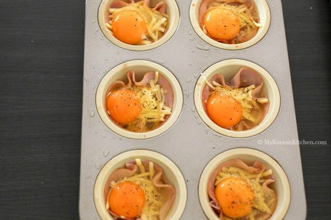 Ham, kimchi, cheese and egg in the muffin tray