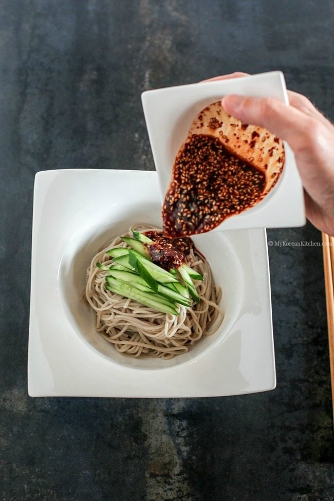 Cucumber Soba Noodles with Sweet Chili Soy Dressing. Delicious, light, refreshing and more-ish. A perfect summer dish. | Food24h.com