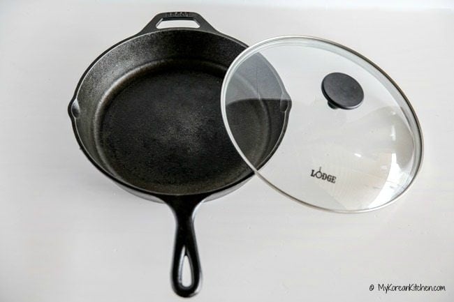 My Korean Kitchen Essential Tools - Lodge skillet (10.25 inch & 12 inch) with lid | Food24h.com