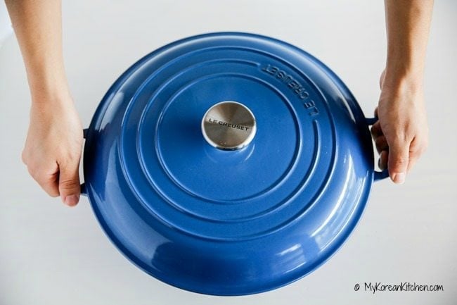 https://mykoreankitchen.com/wp-content/uploads/2015/11/3.-Le-Creuset-Signature-Enameled-Cast-Iron-3-12-Quart-Round-Braiser-.jpg