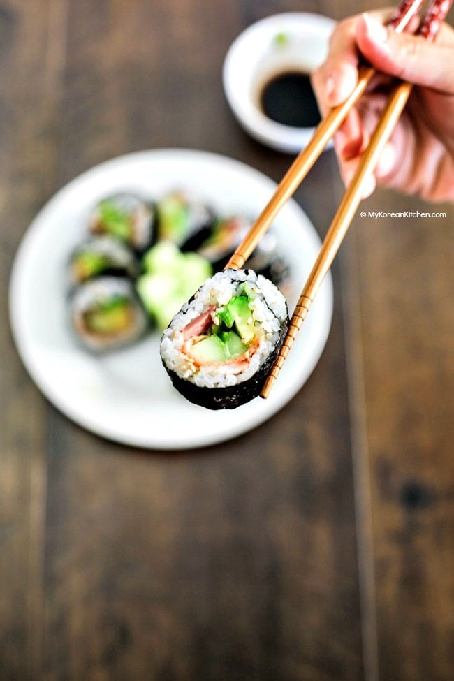 Bacon Avocado Cucumber Sushi Rolls. It has savoury and refreshing flavour and crunchiness. Just perfect for spring weather! Easy and quick to roll. | Food24h.com