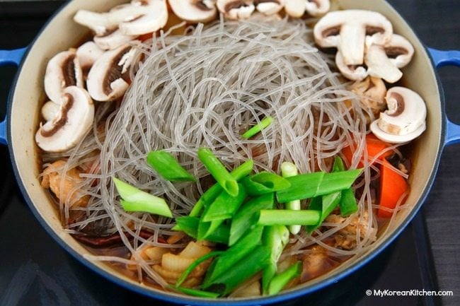 Jjimdak (Korean braised chicken) recipe | Food24h.com