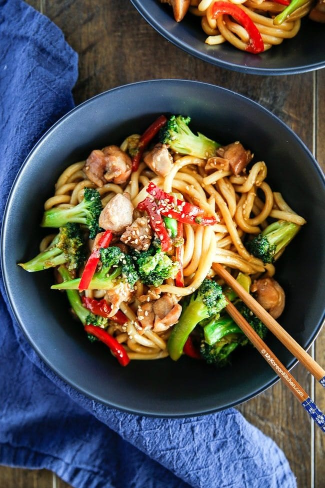 15 Minute Easy Chicken and Broccoli Noodle Stir Fry | MyKoreanKitchen.com