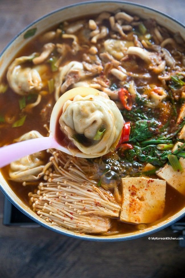 Korea Dumpling Hot Pot | MyKoreanKitchen.com