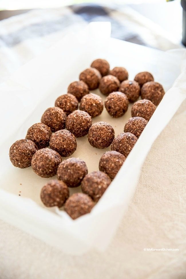 Nut Free Bliss Balls. A healthy kids snack! | MyKoreanKitchen.com