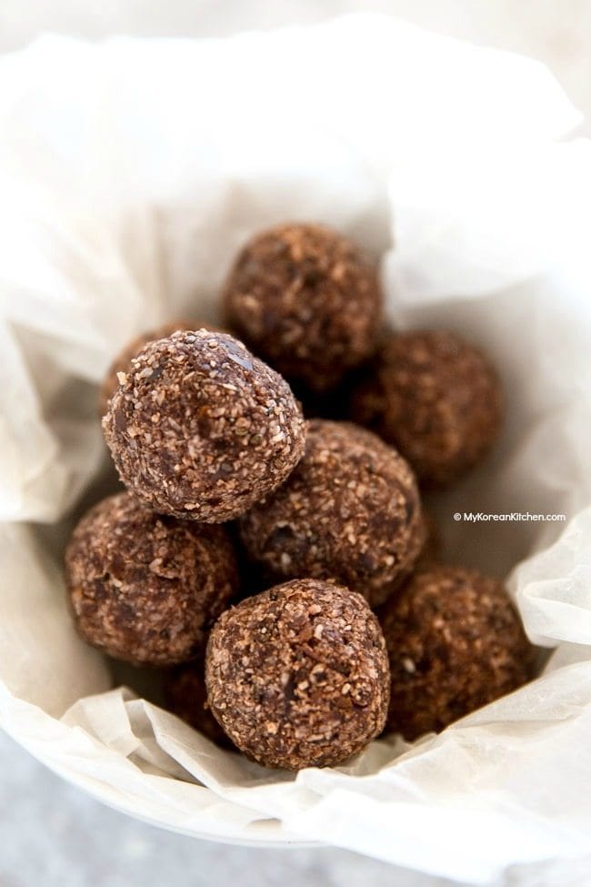 Nut Free Date and Coconut Balls | MyKoreanKitchen.com