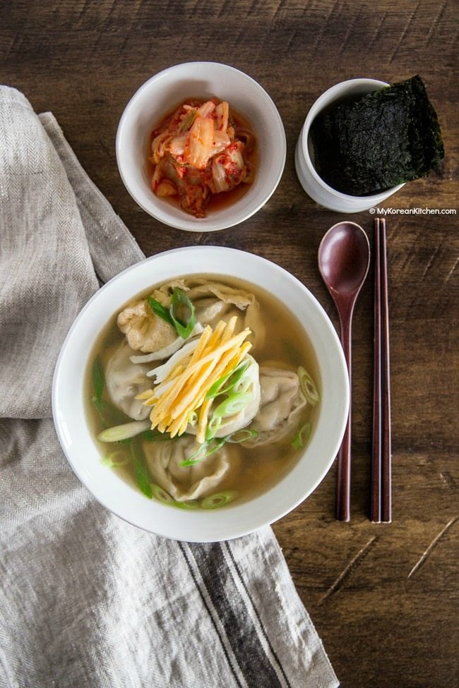 Manduguk (Korean dumpling soup) | MyKoreanKitchen.com