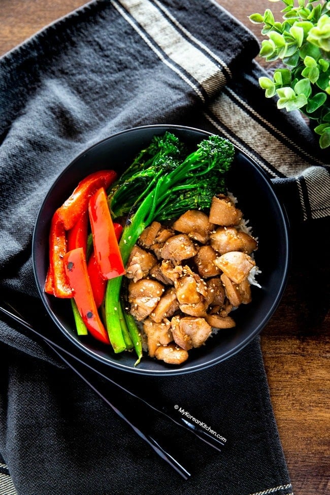 Hähnchen-Bulgogi, Reis und Gemüse-Bowl