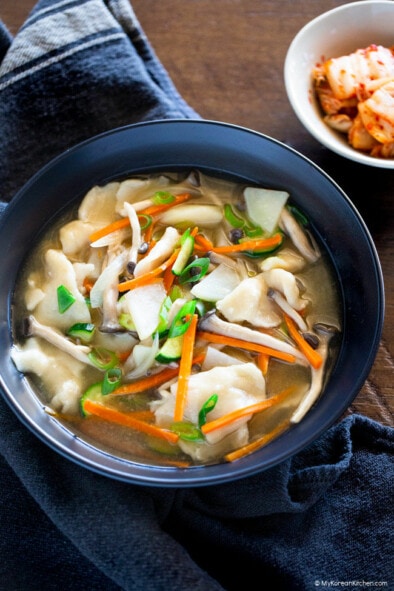 Sujebi (Korean Hand Pulled Noodle Soup) - My Korean Kitchen