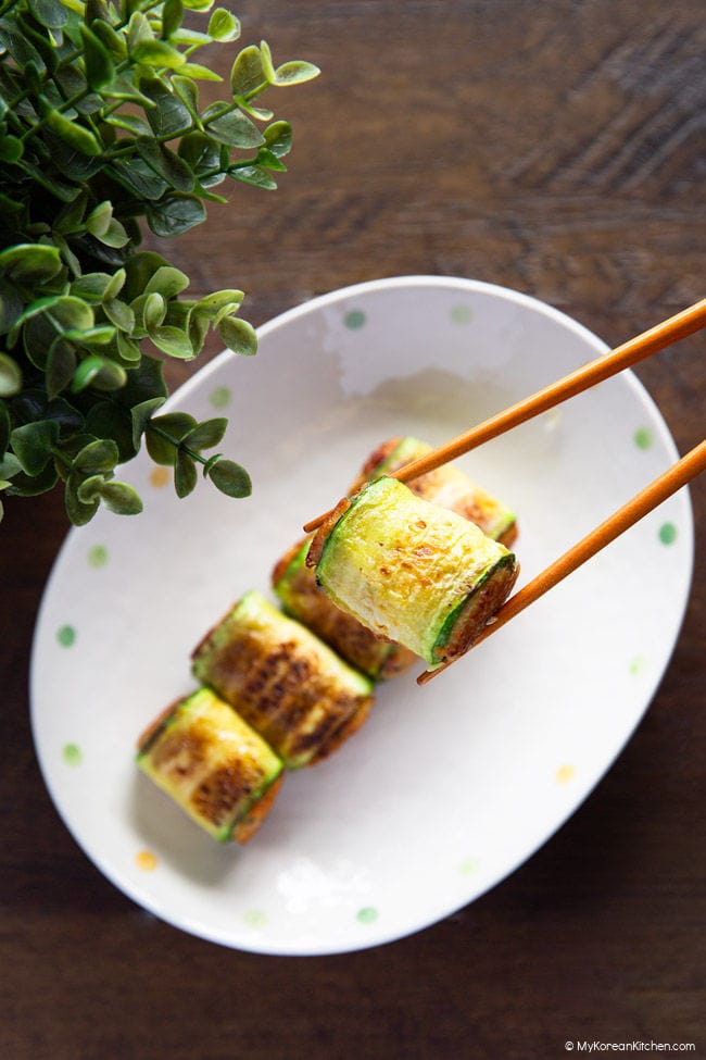 Korean Zucchini Rolls (Hobak Mari) Korean Zucchini Rolls (Hobak Mari)